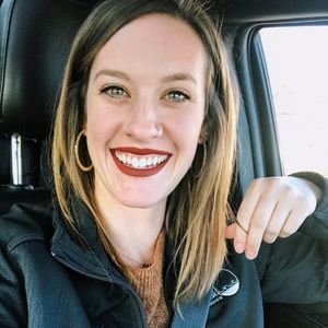 Meet your Posher, Danielle